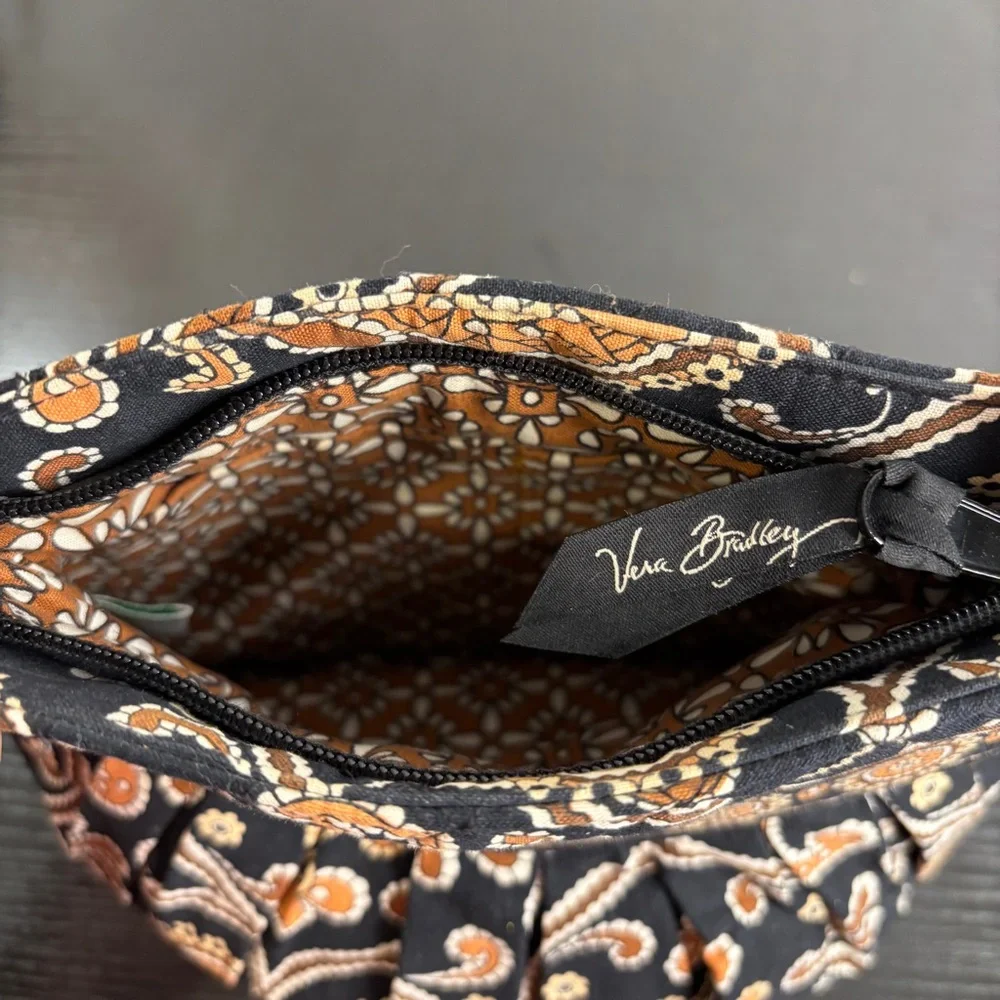 Compact Vera Bradley Quilted Pleated  Hannah Bag in Cafe Latte Shade Like New - Picture 3 of 7